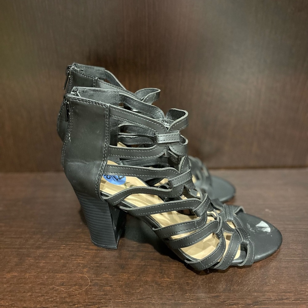 Oxo Black Strappy Heels Size 7.5